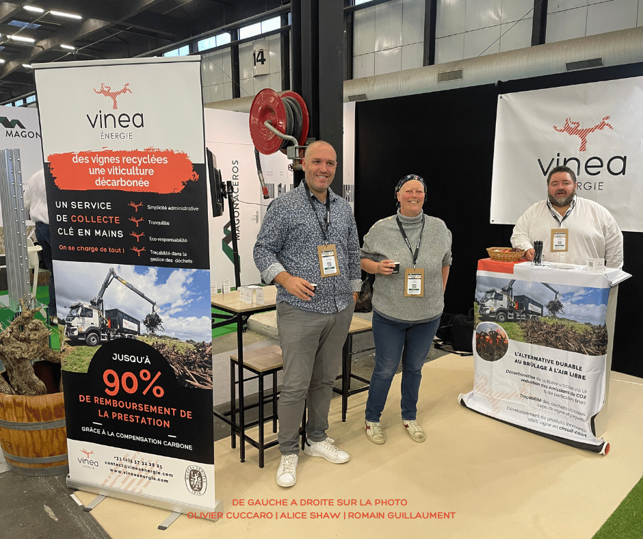 photo prise sur le stand de Vinea Energie sur lequel étaient présents Olivier Cuccaro, Alice Shaw et Romain Guillaument